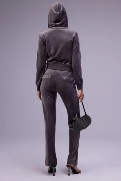 Juicy Couture TOP HAT CLASSIC VELOUR ROBERTSON HOODIE -Juicy Couture 220817 JUICYCOUTURE SHOT 102 032 d5d2a718 3b18 4c4e 9b17 0122fb00837d