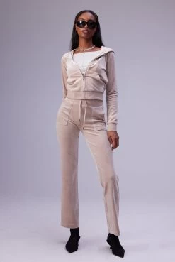 Juicy Couture WARM TAUPE CLASSIC VELOUR DEL RAY POCKETED BOTTOMS -Juicy Couture 220817 JUICYCOUTURE SHOT 119 012