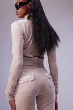 Juicy Couture WARM TAUPE CLASSIC VELOUR TRACK TOP -Juicy Couture 220817 JUICYCOUTURE SHOT 120 077