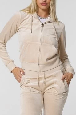 Juicy Couture BRAZILIAN SAND CLASSIC VELOUR ROBERTSON HOODIE -Juicy Couture CopyofROBERTSONCLASSHOODIE JCAP176 246 BRAZILLIANSAND DELRAYSTRAIGHTLEG JCAP180 246 BRAZILLIANSAND 0035copy e11368aa e39a 41cf b7a2 1a1cd68ac1d2