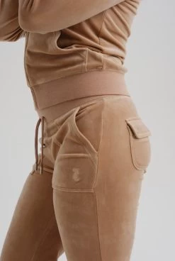 Juicy Couture CARAMELCLASSIC VELOUR DEL RAY POCKETED BOTTOMS