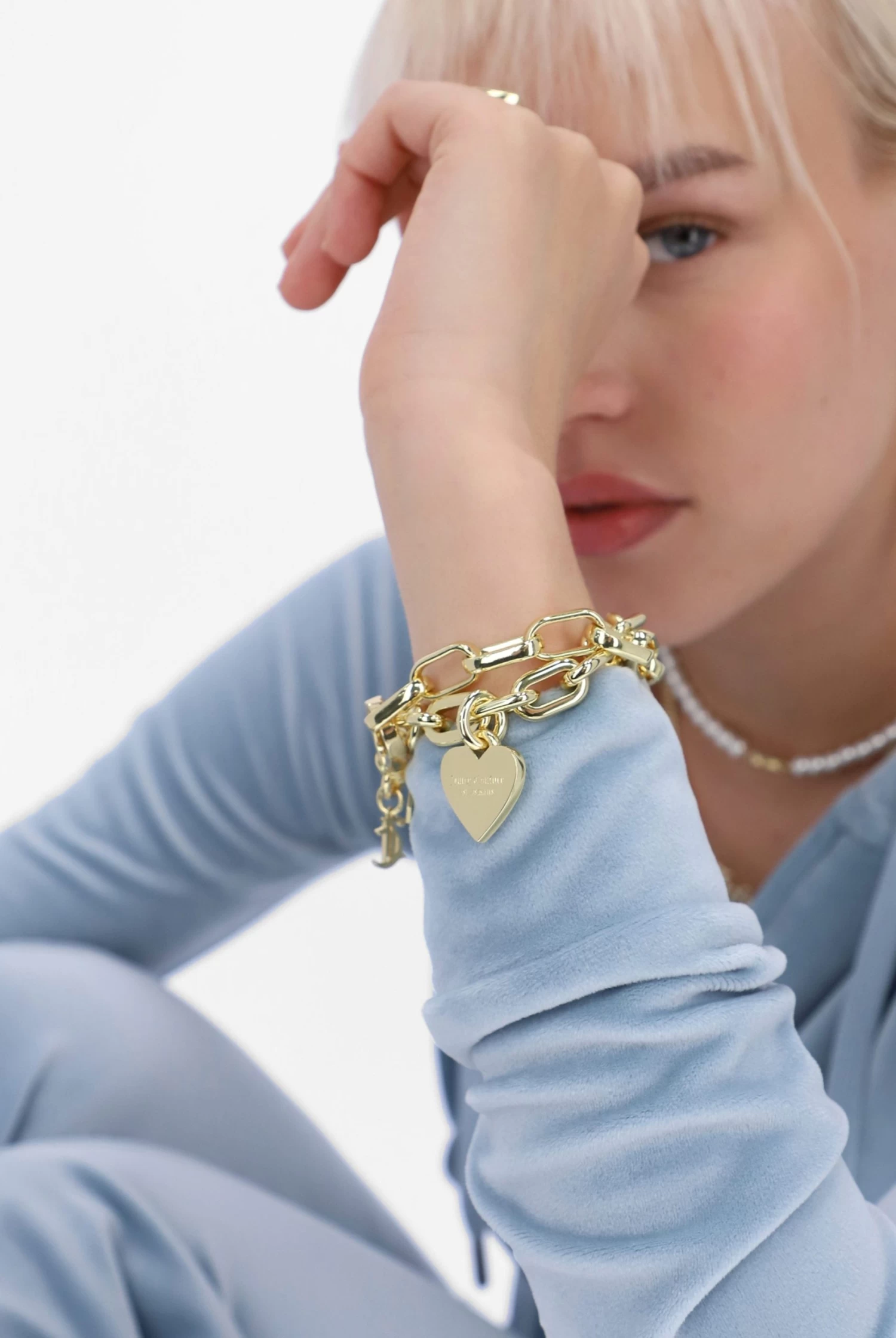 Juicy Couture GOLD MAXI HEART CHARM BRACELET 2 Juicy Couture GOLD MAXI HEART CHARM BRACELET - Image 2