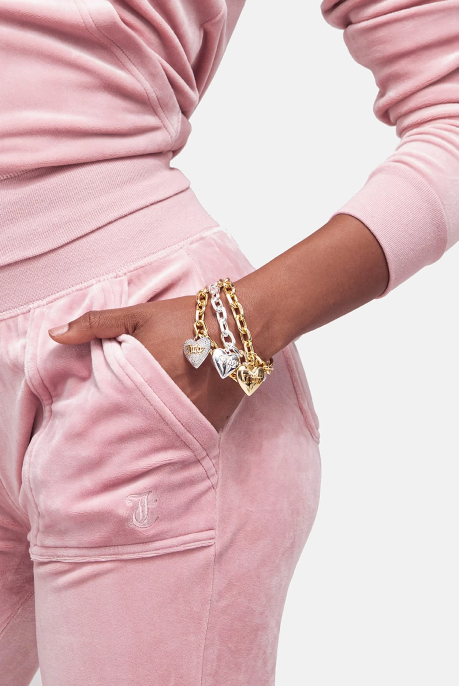 Juicy Couture GOLD PAVÈ CRYSTAL HEART CHARM BRACELET 4 Juicy Couture GOLD PAVÈ CRYSTAL HEART CHARM BRACELET - Image 4