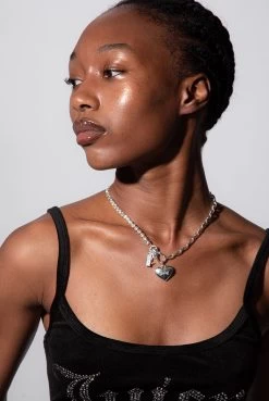 Juicy Couture SILVER PAVÈ CRYSTAL CHOKER NECKLACE WITH HEART PENDANT -Juicy Couture JCJCHN22201611502